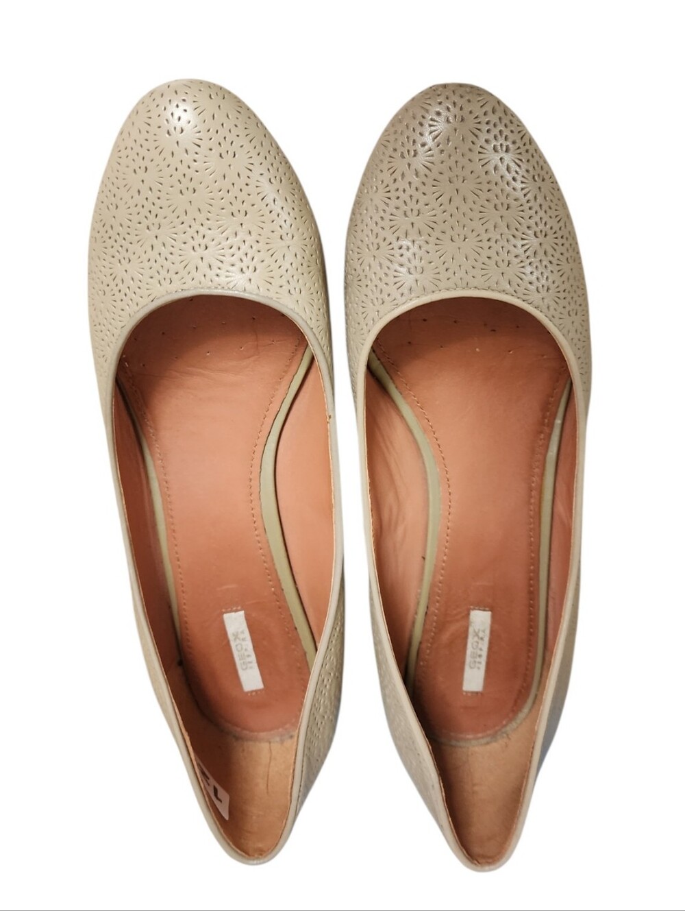 Geox Beige Laser Cut Leather Wedge Pumps Size 40 - Picture 4 of 10
